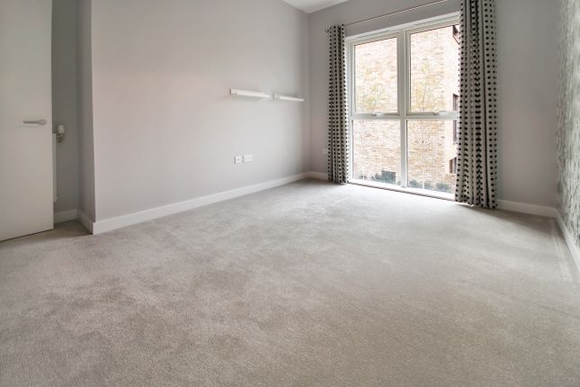 Town house to rent in Stacey Road, Trumpington, Cambridge