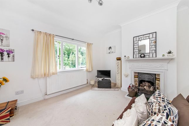 Flat 3, 75 Brighton Road, Purley photo 3