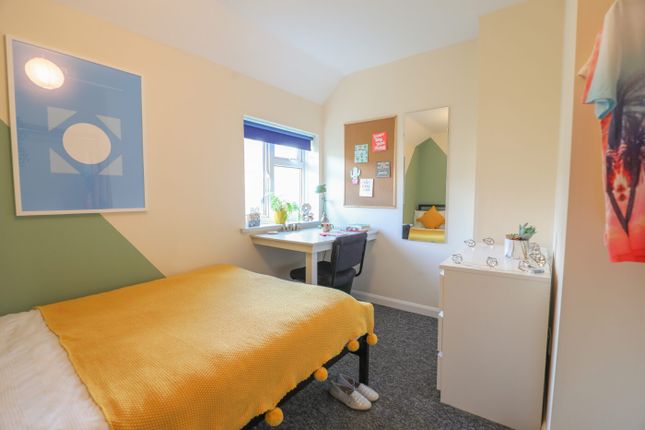 9 The Crescent, Brighton photo 4