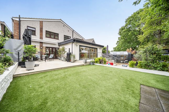 12, Chalet Close, Bexley photo 4