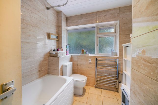 12 Millbank Demesne Road, Wallington photo 4