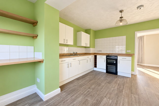 32, South Road, Watchet photo 3