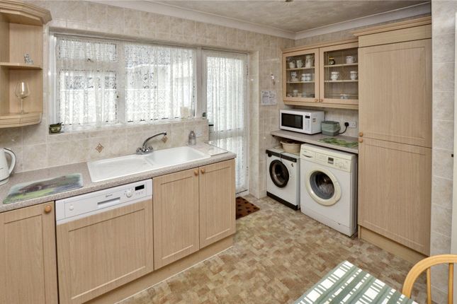 22, Sarum Avenue, Ferndown photo 4