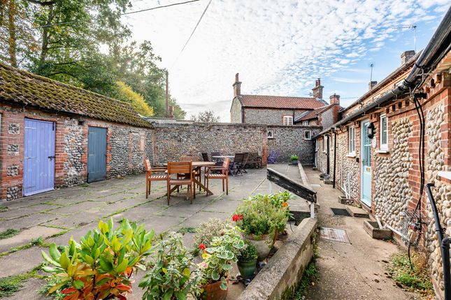 11 Letheringsett Hill, Holt photo 4
