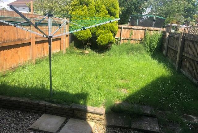84, Gorseinon photo 3