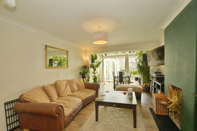 28, Foxglove Green, Ashford photo 4