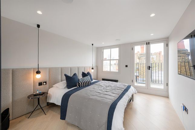 Flat for sale in Beaufort Street, London