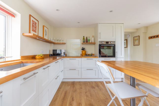 April Cottage, Shaftesbury Road, Warminster photo 3