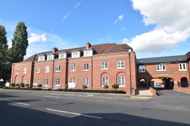 Thumbnail Flat to rent in The Broadway, Amersham