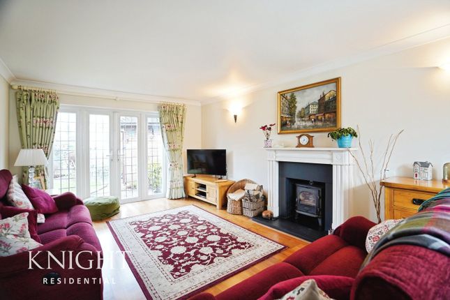 5, Stoneleigh Park, Colchester photo 2