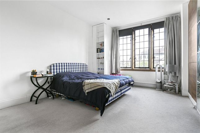 Flat for sale in Woodborough Road, Putney, London