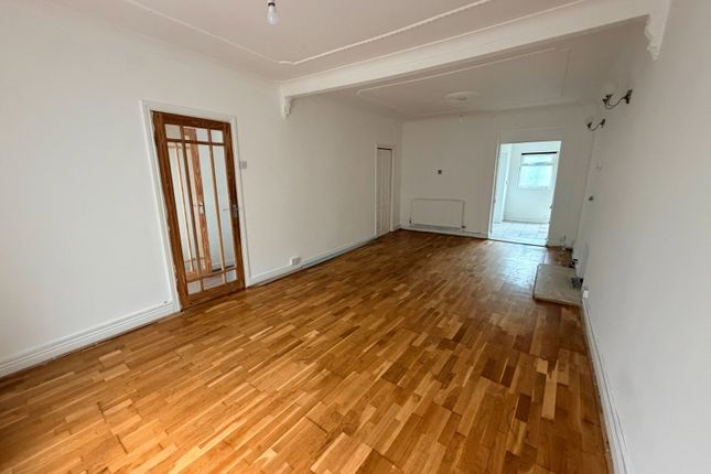 5, Avon Street, Cymmer photo 4