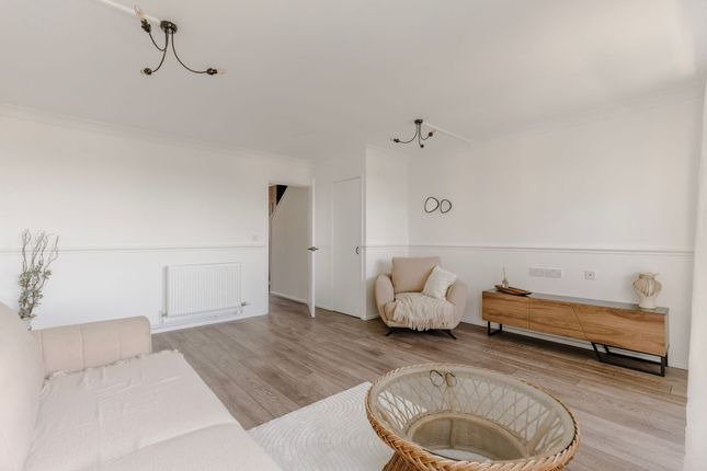79 Heathgate, Norwich photo 4