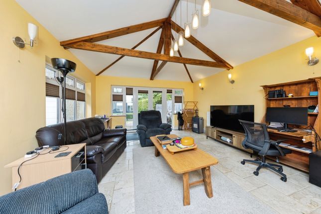 66, Llannon Road, Llanelli photo 3