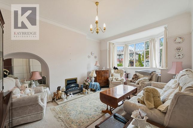 67 Amberley Gardens, Epsom photo 2