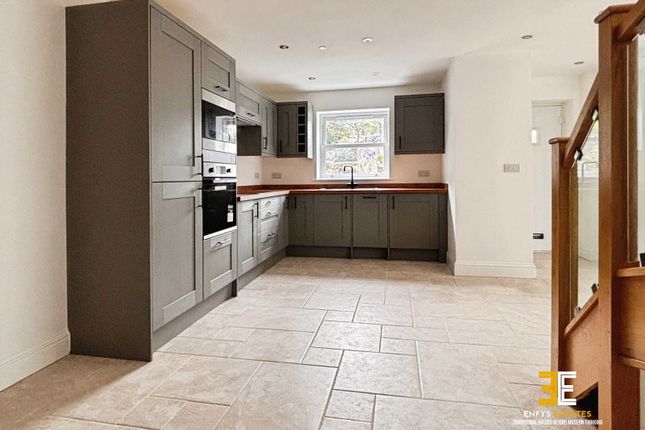 Cliff Vale Sands, Fernbrook Road, Penmaenmawr photo 4