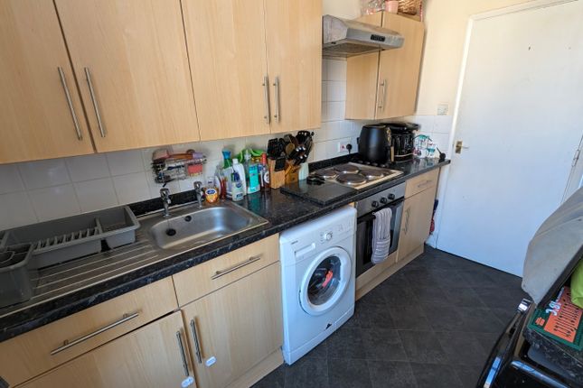 Flat 2, 2, Marine Terrace, Kent photo 3