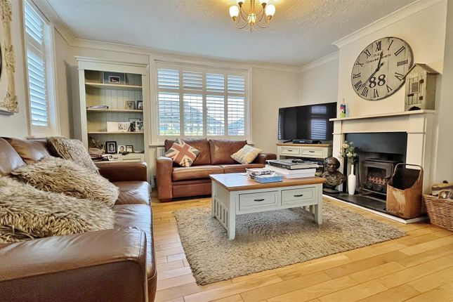 14, Elm Grove, Frinton-On-Sea photo 3