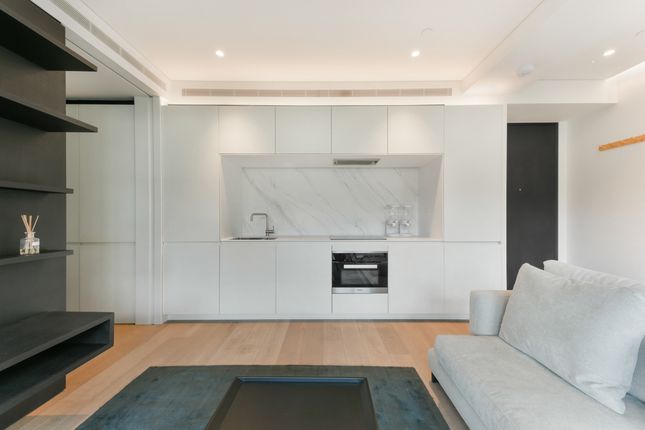 Flat to rent in Asta House, 65 Whitfield Street