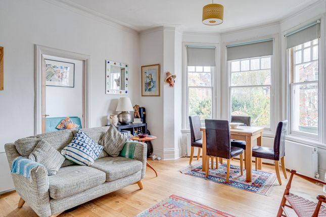 Flat 4, 1, Coleridge Road, London photo 4
