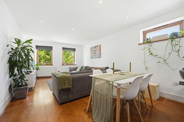 Flat 5, 143-145 Broadway, West Ealing photo 3