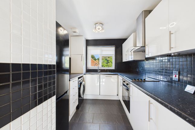 211, Northend, Hemel Hempstead photo 3