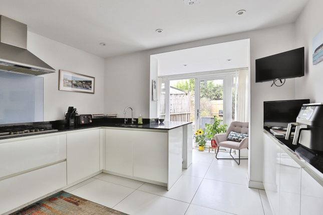 22, Stroud Park Avenue, Dorset photo 4