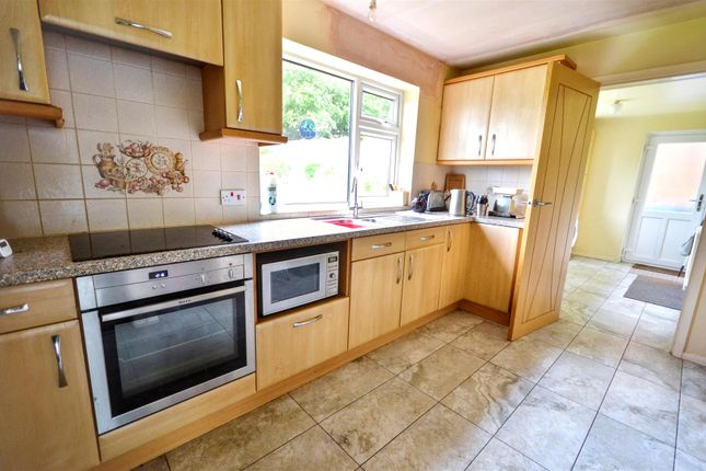 10, Frobisher Drive, Stone photo 3