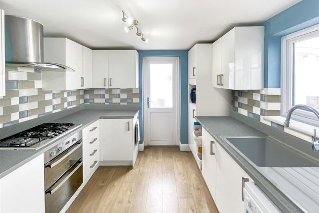 64, Regina Road, Southall photo 3