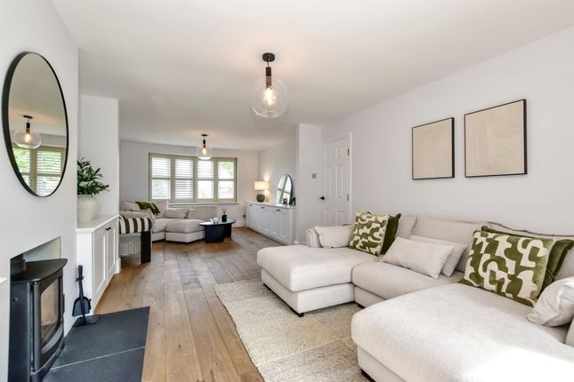 42 Toms Lane, Kings Langley photo 4