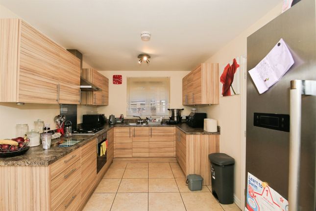 3, Shipton Grove, Peterborough photo 2