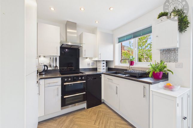 8, Craddock Avenue, Cornwall photo 4