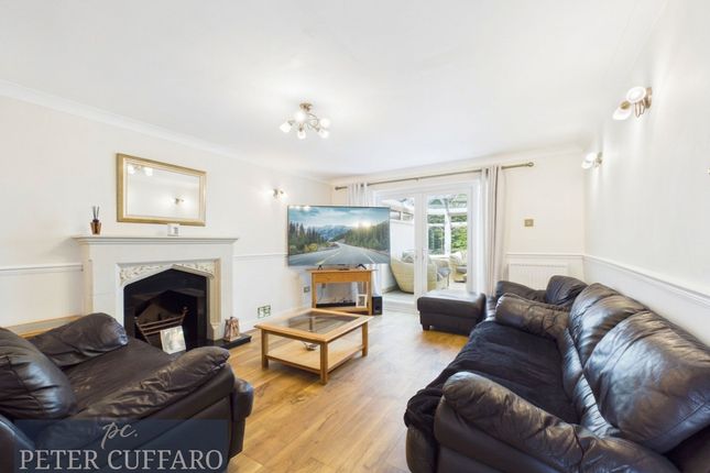 11 Meridian Way, Ware photo 2