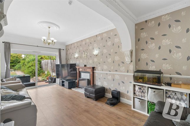 41, Grosvenor Drive, Hornchurch photo 3