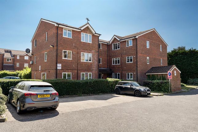 Green Pond Close, E17