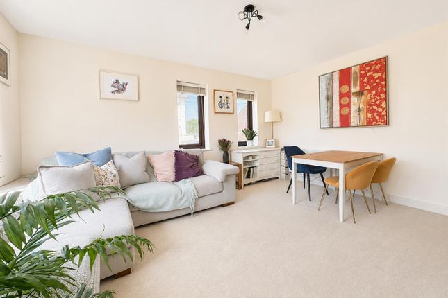 Flat 10, Arundel Court, West Street, Burgess Hill photo 3