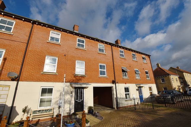 Thumbnail Town house for sale in Circus Square, Colchester