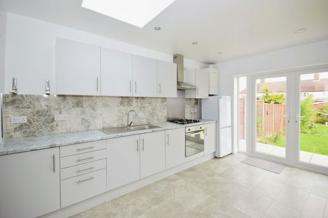 Thumbnail Semi-detached house to rent in Oakfield Gardens, Carshalton