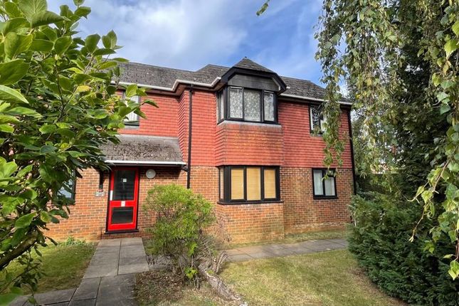 Thumbnail Flat for sale in Badgers Cross, Milford, Godalming