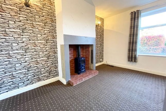 370, Blackmoorfoot Road, West Yorkshire photo 2