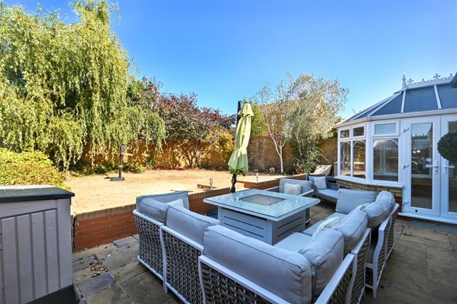 46, Lambourn Avenue, Stone Cross photo 4