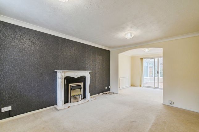 6, Loughrigg Close, Tyldesley photo 3