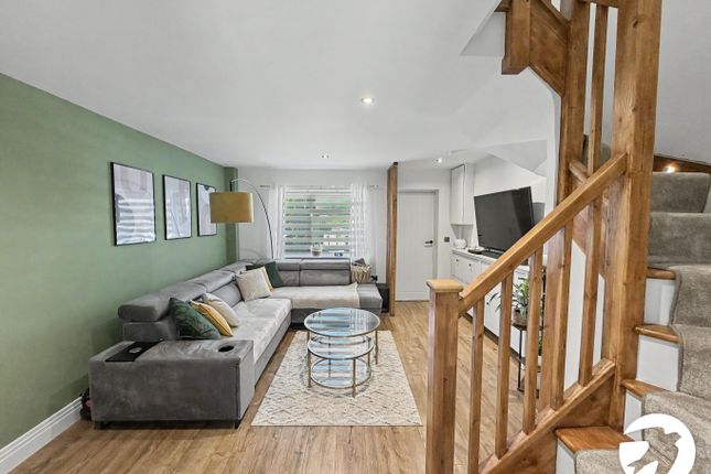 6, Larchwood Close, Kent photo 4