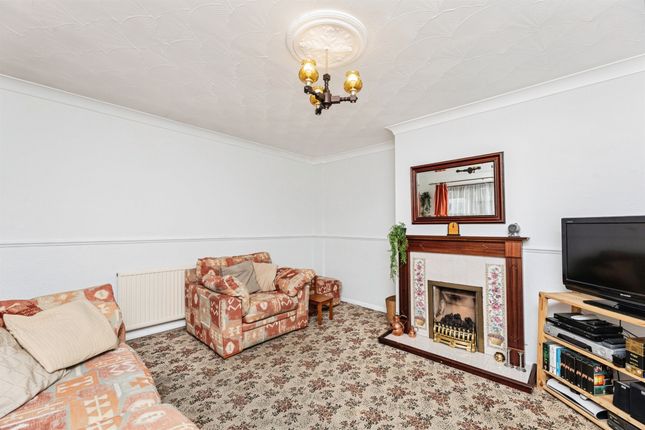 74, Rose Avenue, Pontefract photo 2