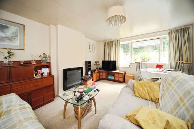 31, Bonnick Close, Luton photo 2
