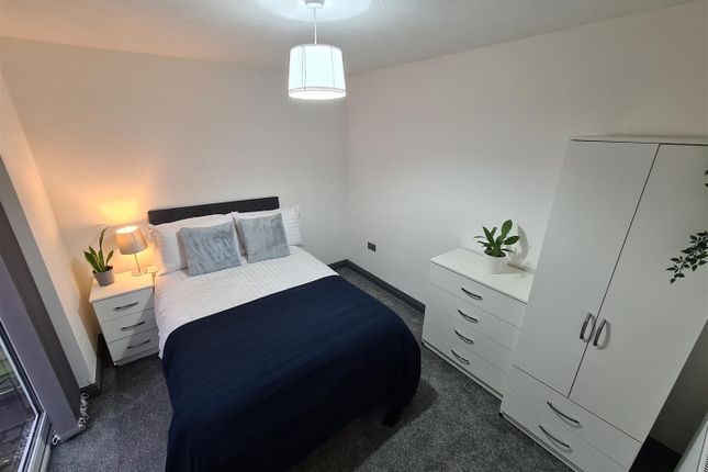 Thumbnail Room to rent in Avon Drive, Castle Bromwich, Birmingham