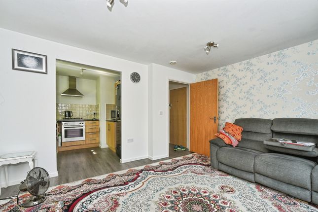 Flat 1, Rugby House, 1, Twickenham Close, Swindon photo 4