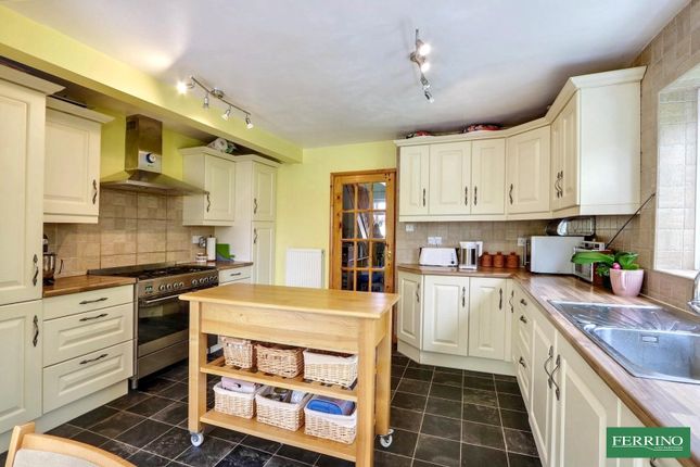 Red Dingle, (Large Garage, Quiet Spot), Coleford photo 4