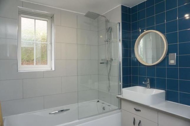 57, Hopper Vale, Bracknell photo 4