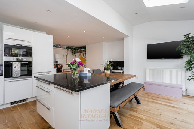 173 Balcombe Road, Horley photo 4